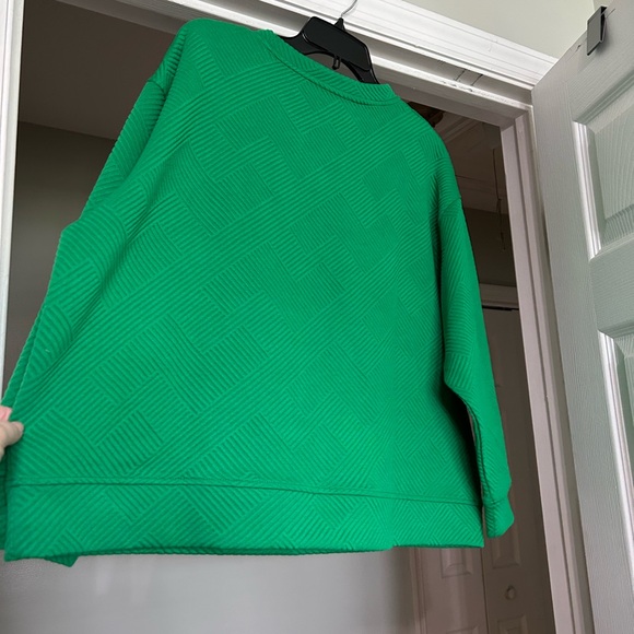 See And Be Seen Green Textured Top - Small - Picture 5 of 7